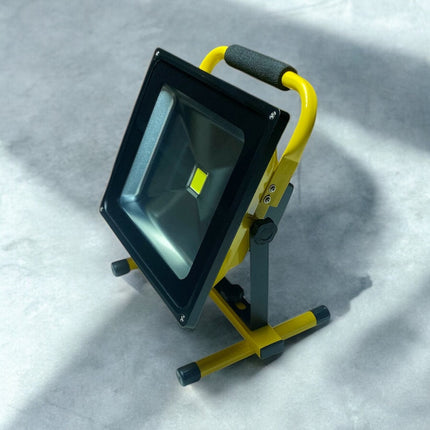 Reflecor Led Omio De Obra Portatil Recargable 20w