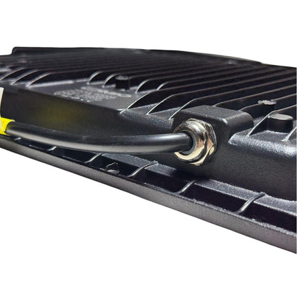 Foco Reflector Omio Para Ext/int Led 200w Luz Fria Lux